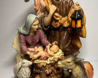 Exquisite 14 inch tall nativity scene!⛪️