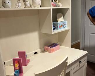Ethan Allen student desk with top hutch