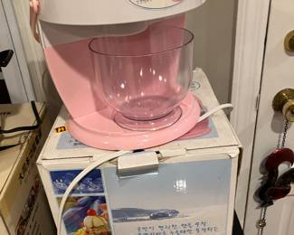 Ice cream maker
