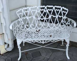 VINTAGE METAL BENCH
