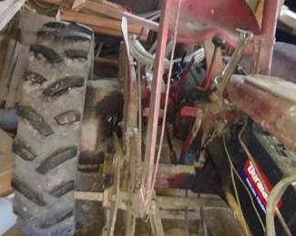 MASSEY FERGUSON FARM TRACTOR