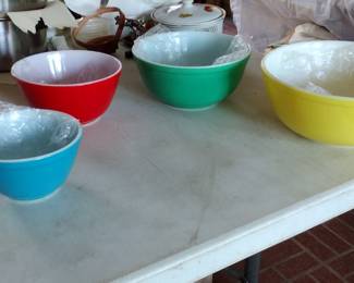 VINTAGE, RETRO, PYREX 4 BOWL SET
