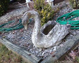 GARDEN STATUARY, PLANTERS, LAWN & OUTDOOR STATUARY, 