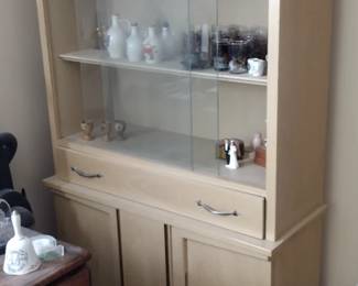 MID CENTURY, RETRO, BLOND WOOD FURNITURE CABINET