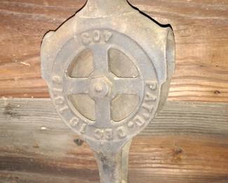 ANTIQUE 1800'S IRON FARMHOUSE HAY PULLEY