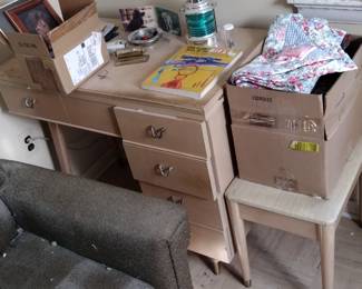 MID CENTURY, RETRO, BLOND WOOD FURNITURE, DESK / SEWING TABLE
