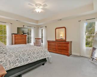 Kind Bed and Dressers for Queen Sleigh Bed - TV too!