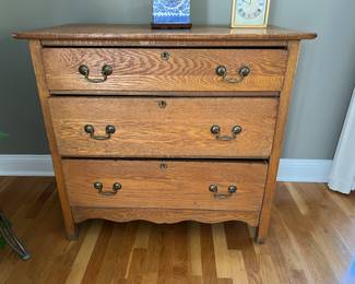 Antique oak dresser/small chest 