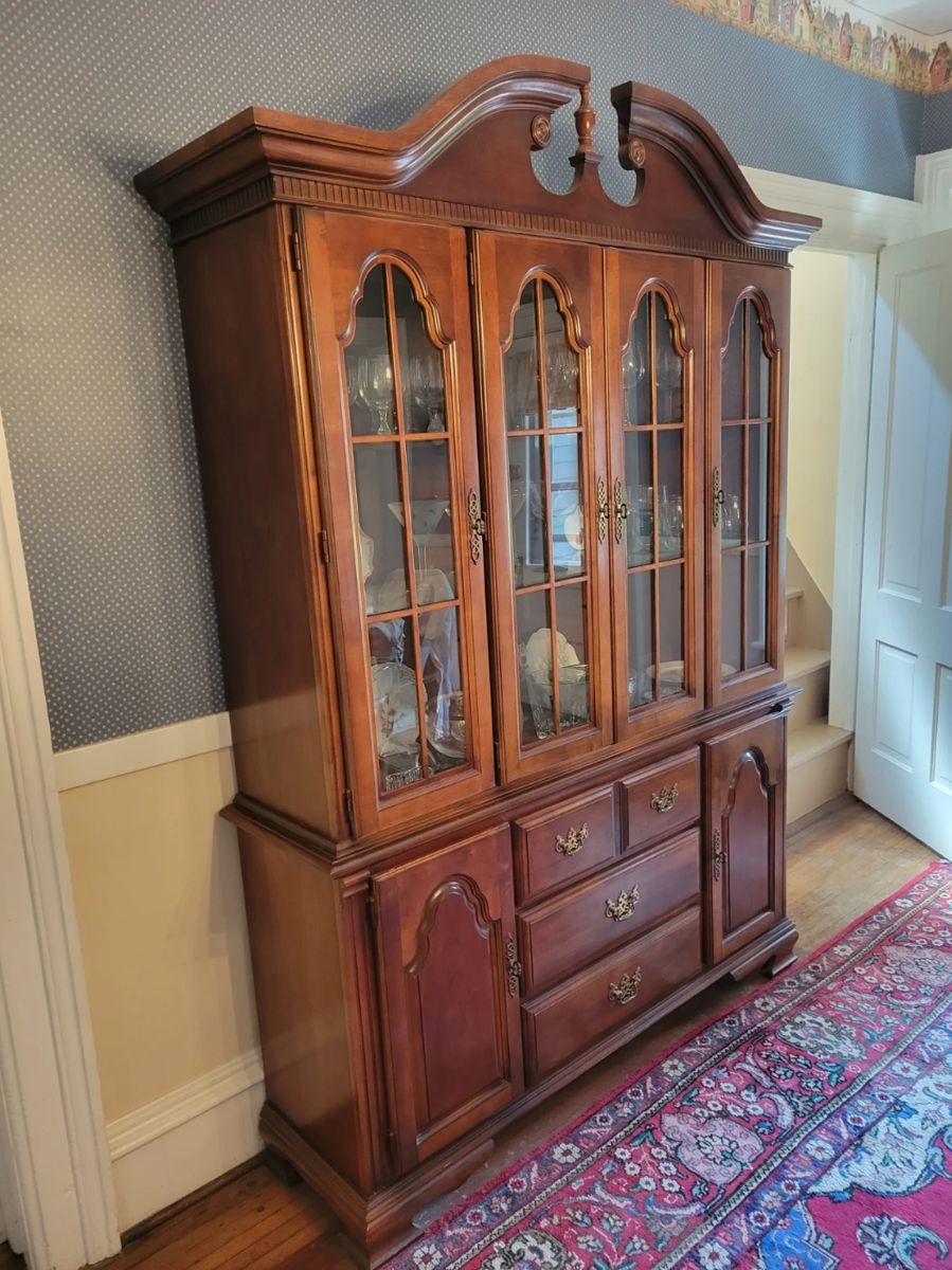 Victorian House Moving Sale with Pro Artwork! starts on 10/25/2024