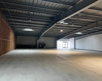 Filling near 7,000 sq foot ! Clean & well lit Commercial Space / In Town