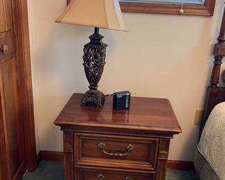 thomasville side table