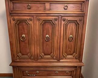 thomasville chest of drawers