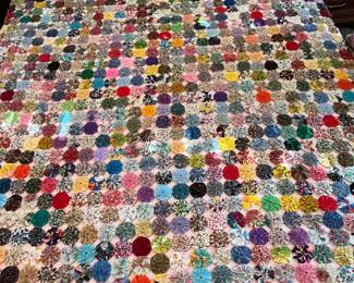 Full size yo-yo coverlet