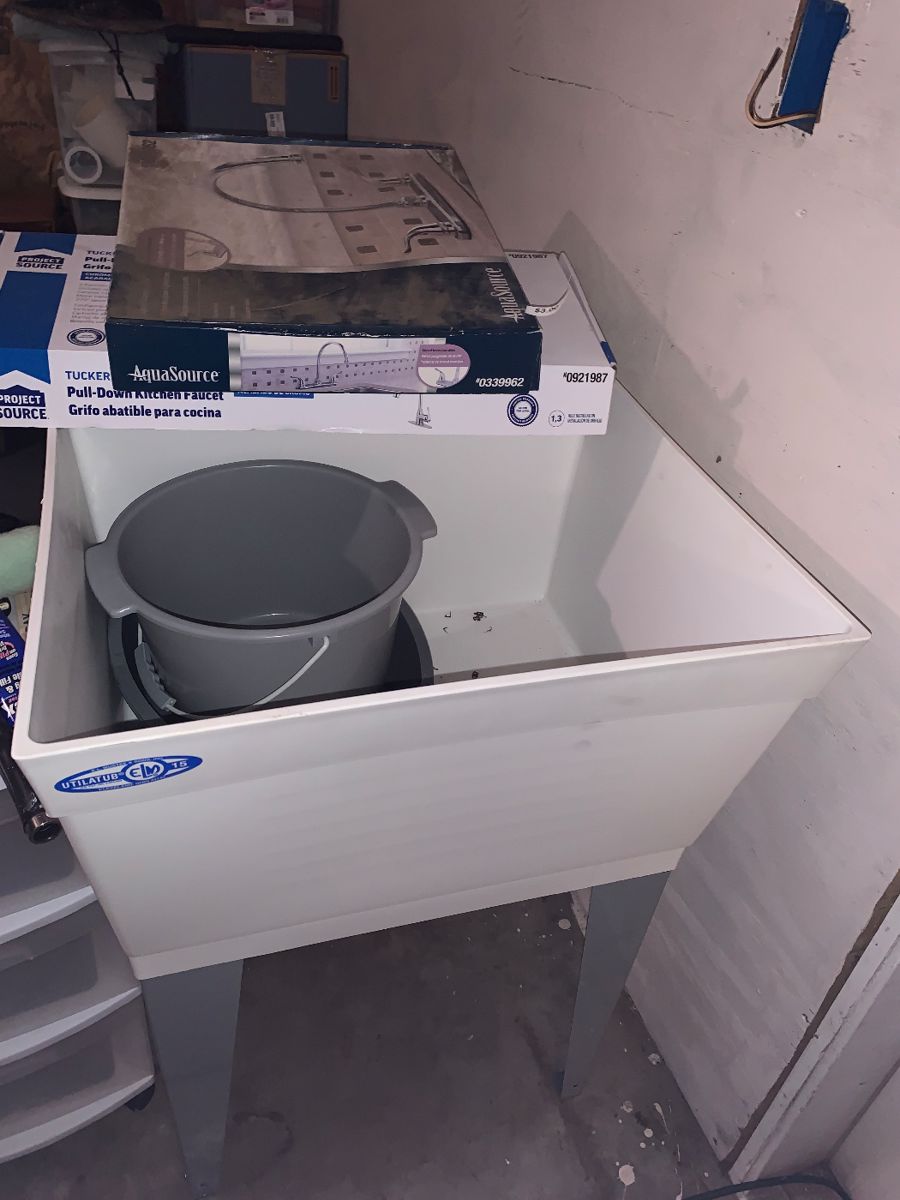 Estate/Moving in Lake Butler, FL starts on 10/24/2024