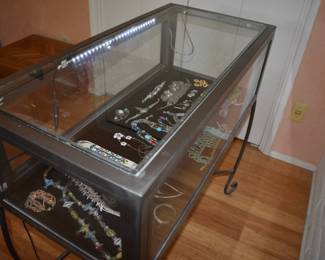 Jewelry display case with jewelry $300