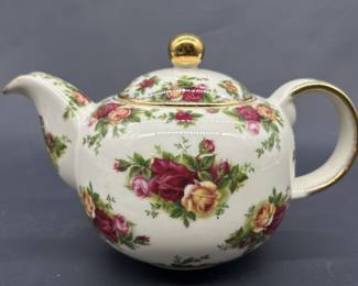 Royal Albert Old Country Roses Tea Pot