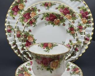 5-Pc. Place Setting Royal Albert Old Country Roses