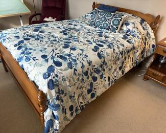 Bedspread, Comforter, Pillows 