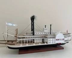 Riverboat Model Amati Robert E Lee