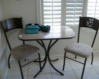 table w/2 chairs