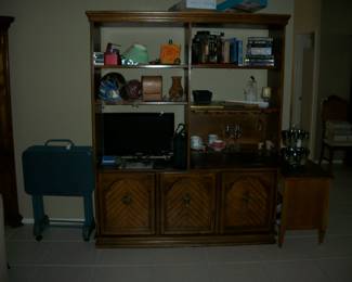 Room divider/bar with built in stemware holder