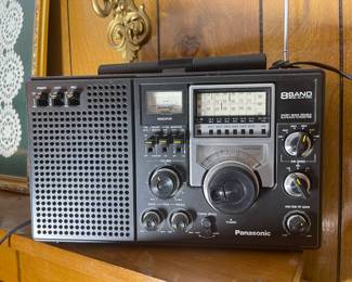 Panasonic eight band radio