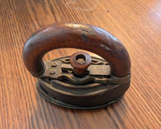 saleman's sample iron/doll size