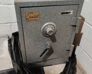 Safe with combo vintage-Gardall