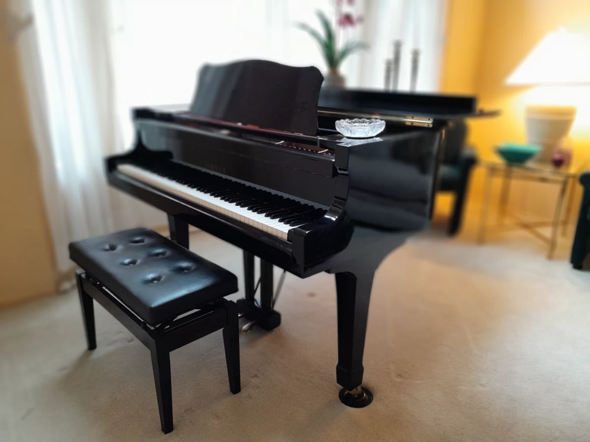 Yamaha C3 Grand Piano 6'1" - we will have our piano professional playing at the sale and answering your questions.