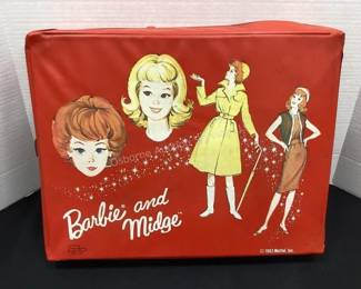 Barbie & Midge Case full of accessories