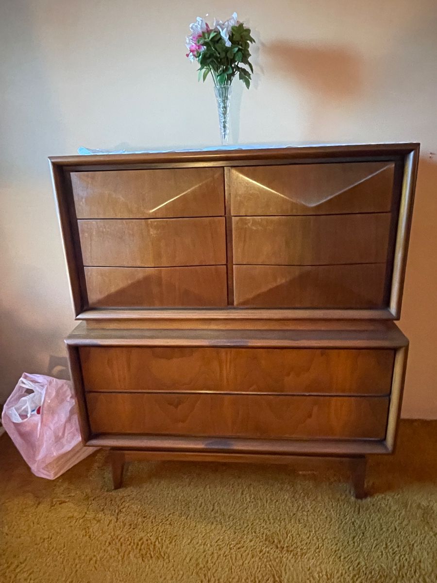 United Furniture Highboy Diamond Walnut 