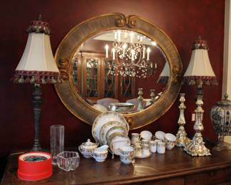 Oval gilt mirror w/ pair banquet lamps