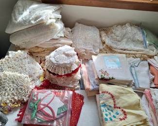 Vintage embroidered linens
Doilies