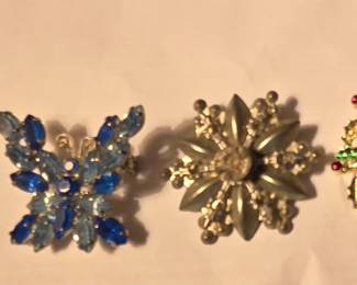 Vintage Brooches
Juliana Butterfly
Cameo