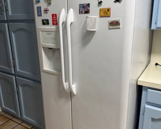 Frigidaire side by side fridge 