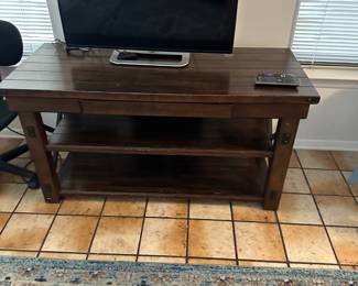 32 Vizio tv and stand 