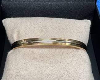 18K Tri-Color Hinged Bangle Bracelet