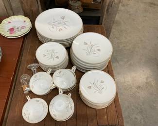 Noritake China Laverne Pattern Set of Dishes