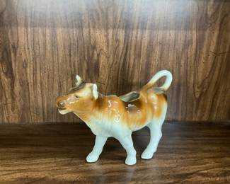 Ceramic cow Creamer