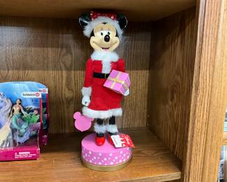 Disney's minnie mouse Wood Holiday Nutcracker