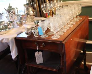 Nice tea cart with drop leaf sides, 1 drawer, 2 lower shelves, DR