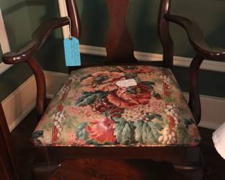 Mahogany, Queen Anne set of chairs, well made by Ethan Allen, in the DR