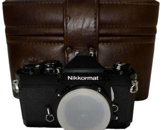 Nikon Nikkormat Camera wCase 