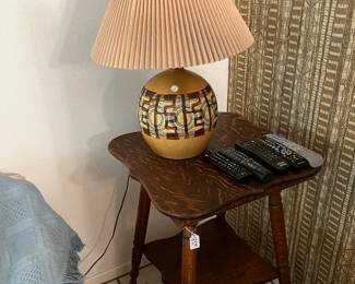 Ball and claw stand table