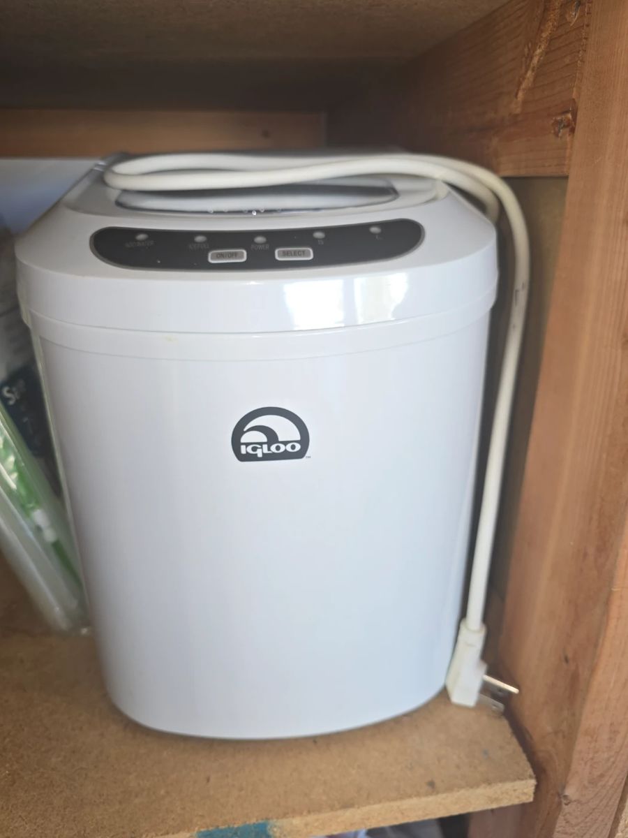 MOVING GARAGE SALE FORKED RIVER in Forked River, NJ starts on 10/24/2024