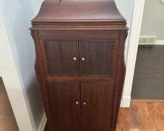 Vintage Victrola w/ records