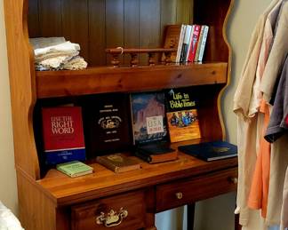 1980s desk. In very good condition