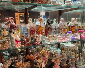 Vintage glasses, Christmas Around the World collectibles