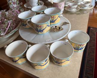 Teapots and tea cups with brands such as: Cordon Bleu, Nantucket, Porcelain Treasures, Royal Danube, Laura Ashley, Baum Bros, David Michael, Windsor, Royal Albert, Sadler, Arthur Wood & Son, Royal Caldone, Royal Castle, Chugai, Tuscan, Royal Heritage, Wade, Taylor & Kent, Villeroy & Boch, Collingwoods, Royal Vale, Old Foley, Victoria and Albert, Miracle Maize Cornbread