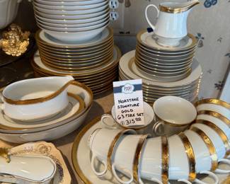 Noritake signature gold 63 piece set 